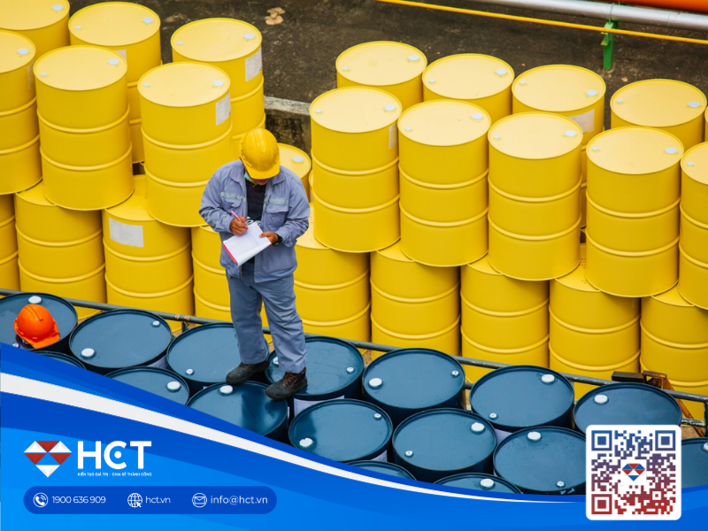 Giá dầu 07/07: Giảm mạnh sau khi quyết định của OPEC+