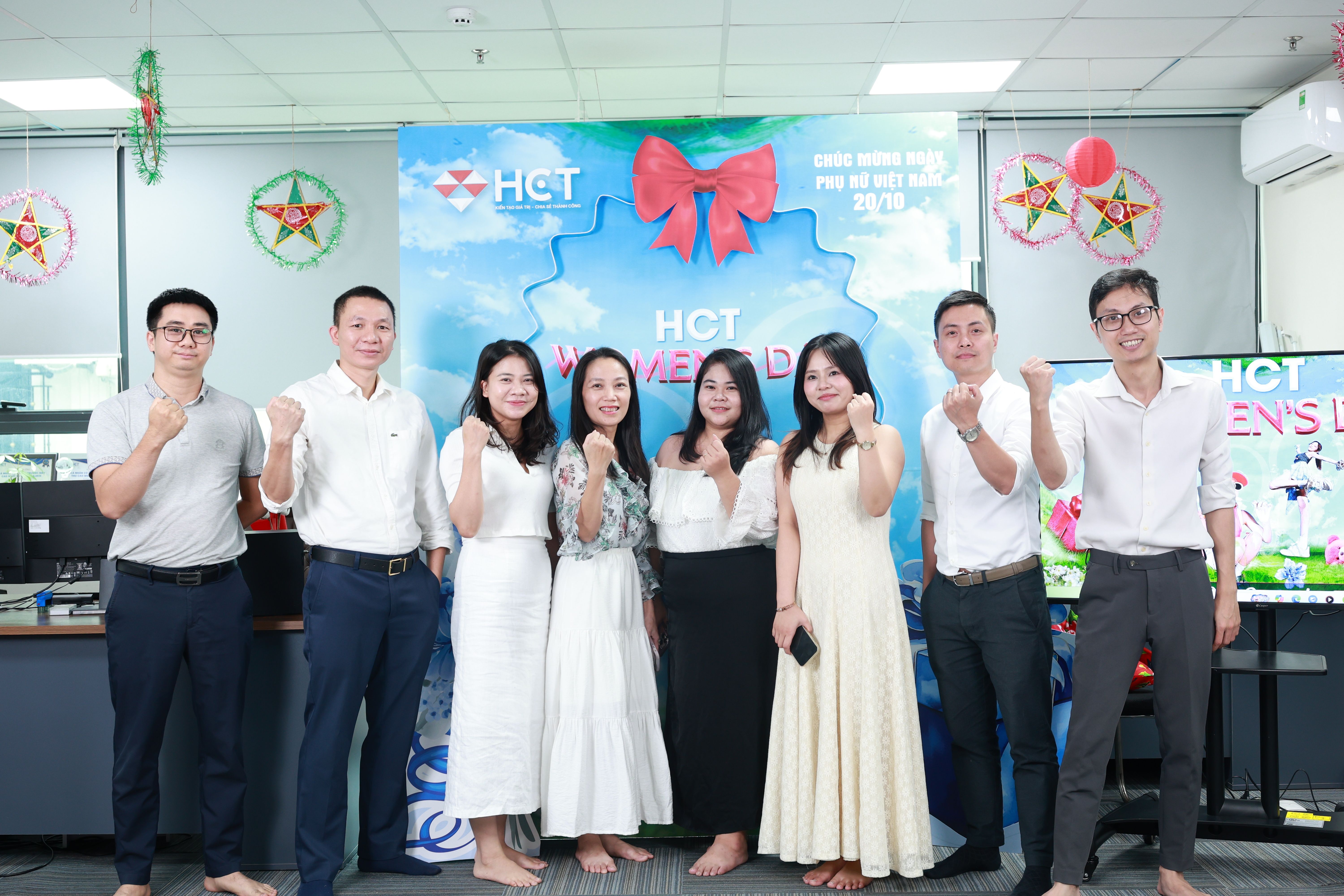 Đại diện ban lãnh đạo HCT 